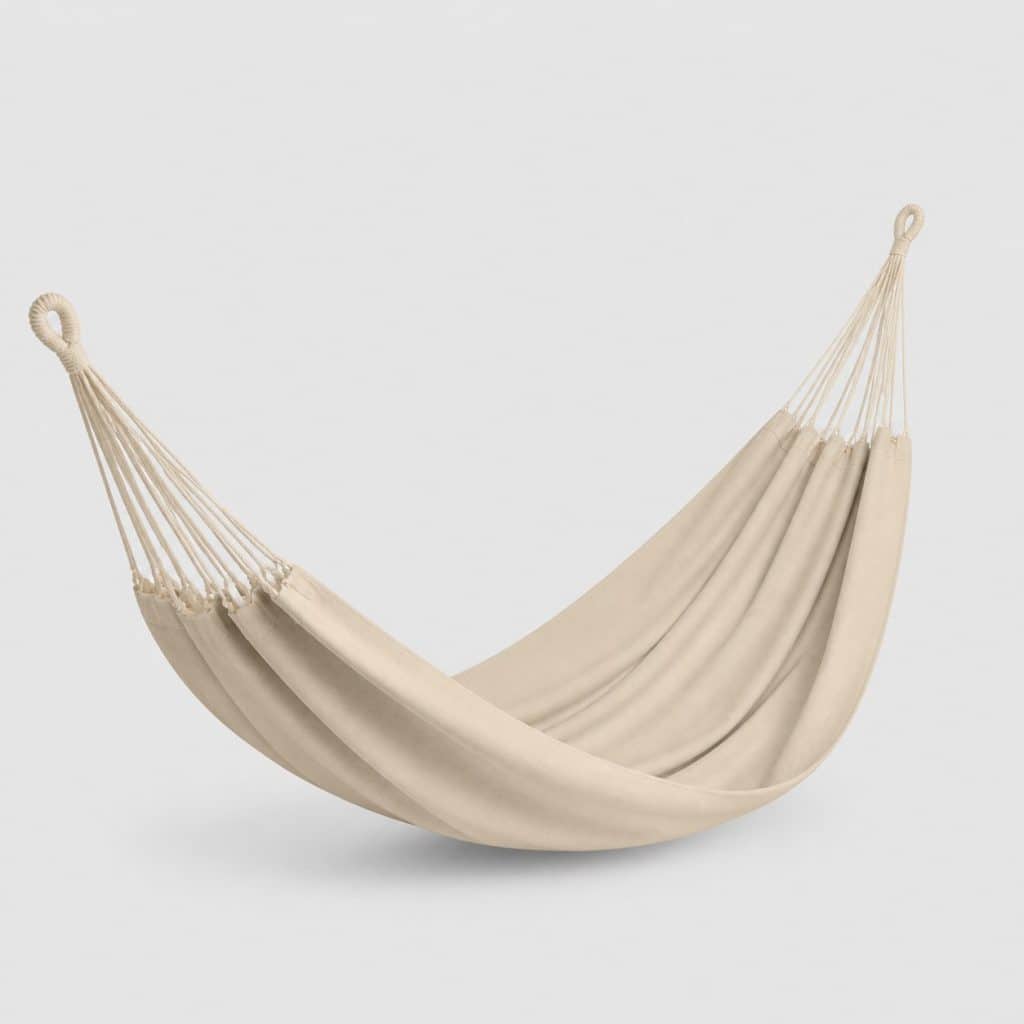 Hamac en toile unie beige-écru sur fond clair